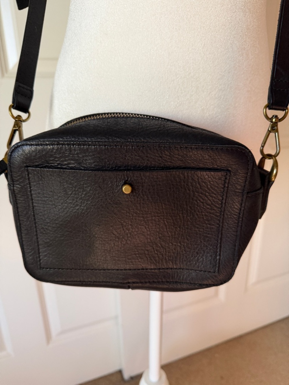 Madewell Black Leather Crossbody Bag with Front Pocket